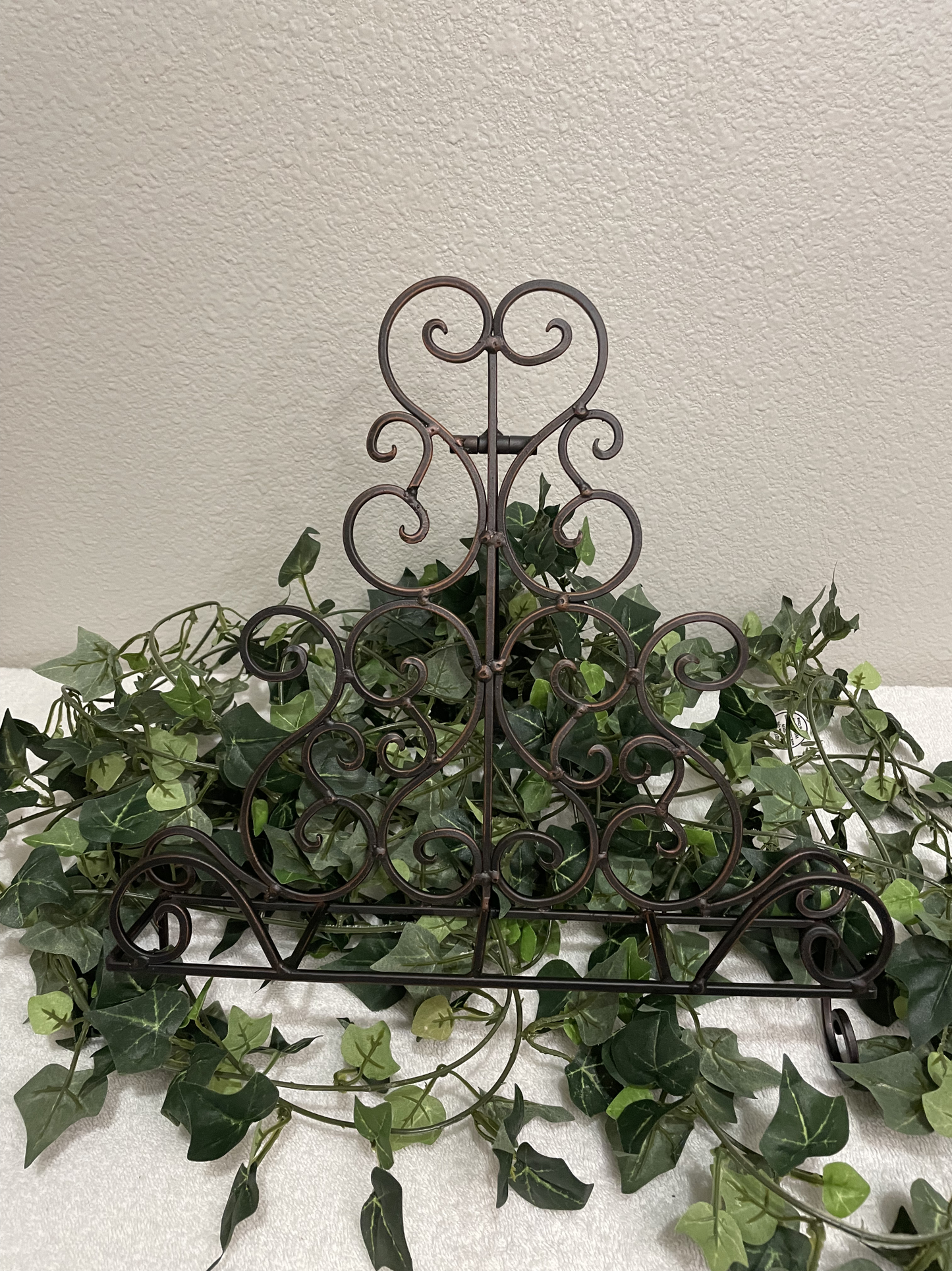 Bronze Metal Heavy duty | Display Stand | Work Accents |