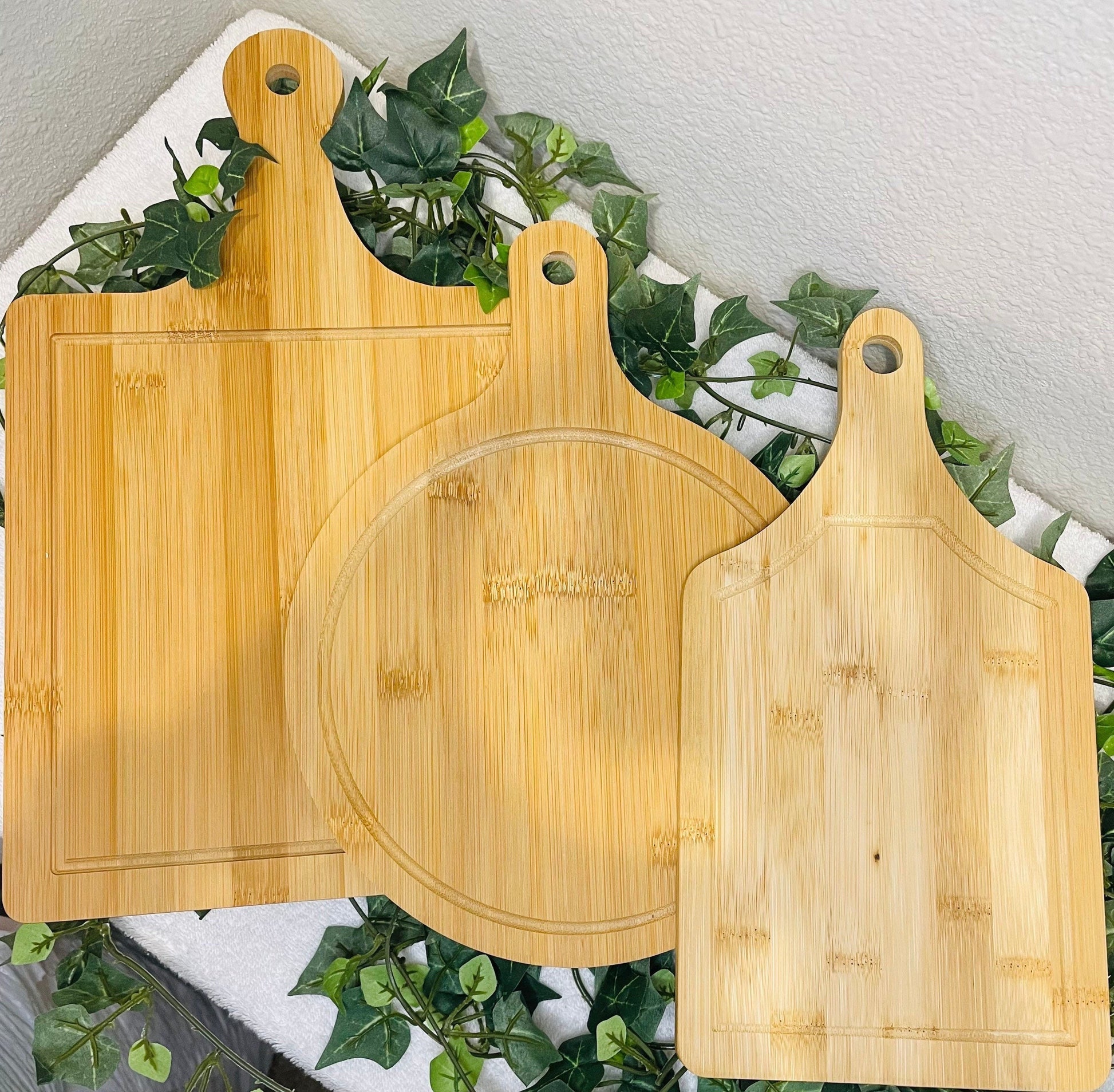 Cutting Board - Bamboo Board with Handle - Medium